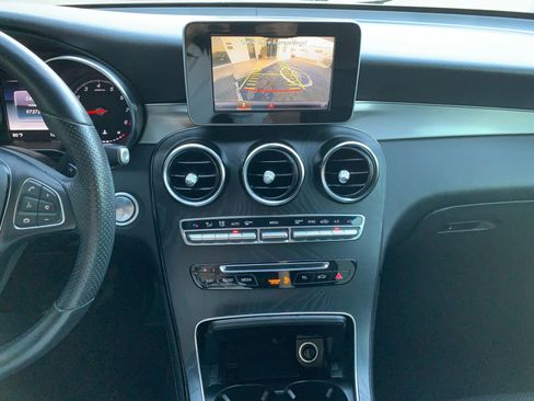 Used 2019 Mercedes-Benz GLC 300 GLC 300 Sport Utility 4D image 16