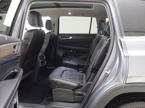 Used 2024 Volkswagen Atlas SEL Premium R-Line image 14