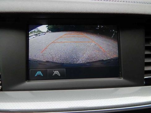 Used 2018 Buick Regal Preferred image 27