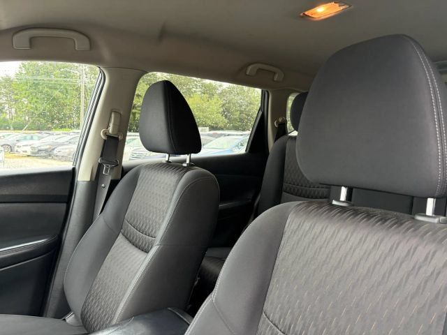 Used 2017 Nissan Rogue SV FWD image 13