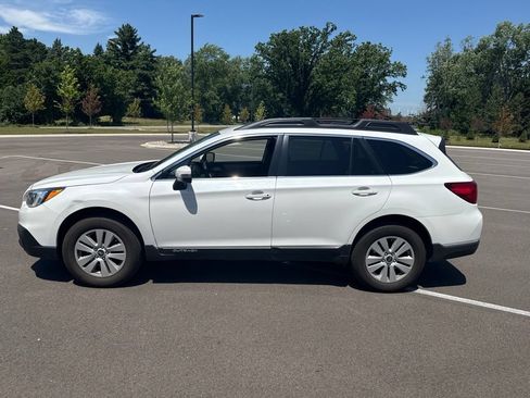 Used 2017 Subaru Outback 2.5i Premium AWD/4WD image 5