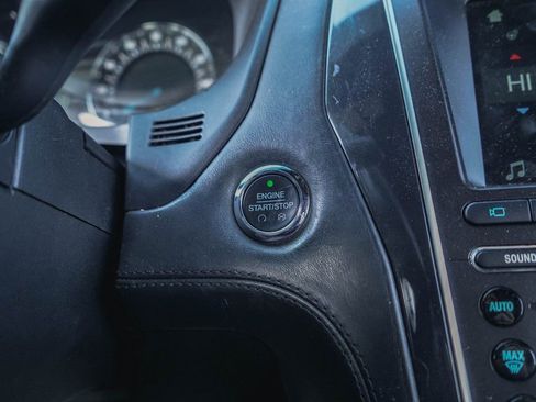 Used 2017 Ford Explorer Platinum image 14