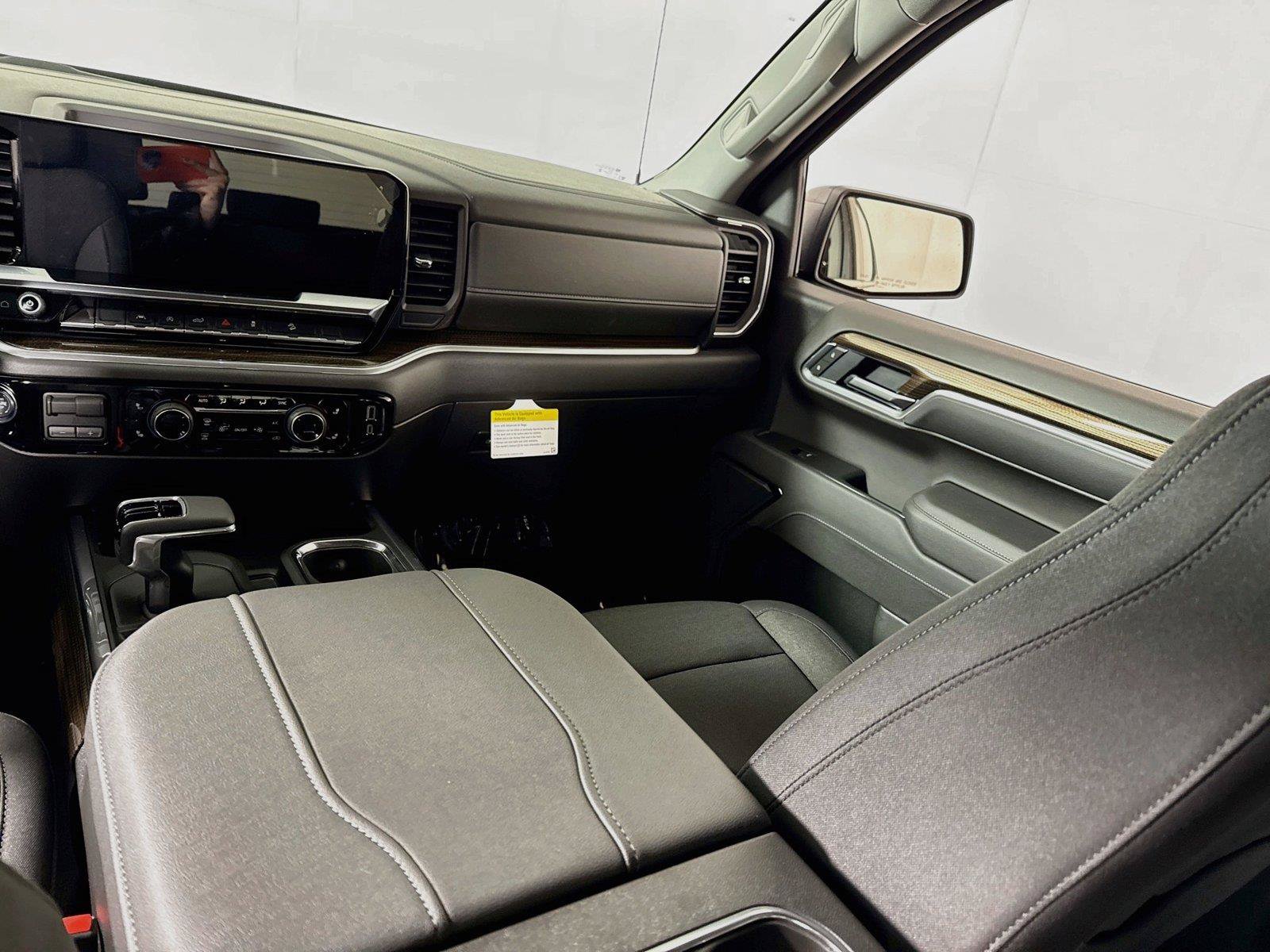 New 2026 Chevrolet Silverado 1500 RST w/ Z71 Off-Road Package AWD/4WD image 16