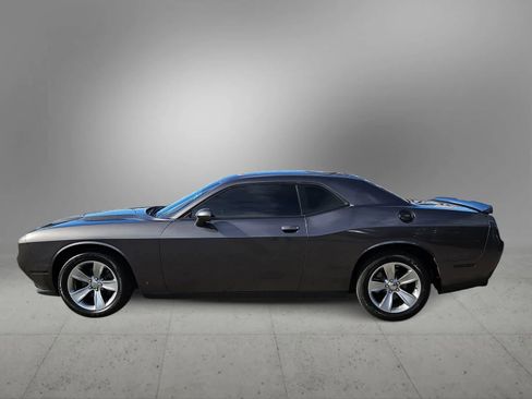 Used 2020 Dodge Challenger SXT image 6