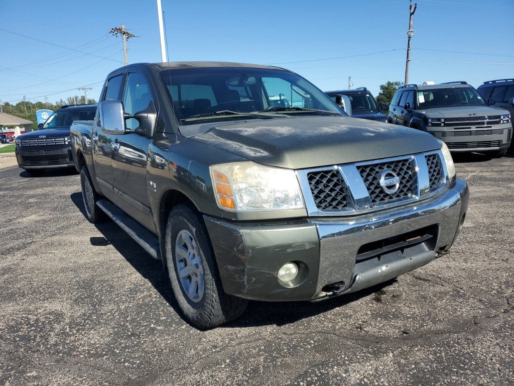 Used 2004 Nissan Titan LE w/ (OF1) LE Off-Road Pkg AWD/4WD image 3