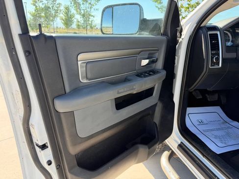 Used 2016 RAM 3500 SLT AWD/4WD image 16