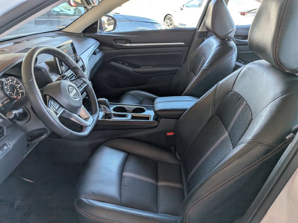 Used 2025 Nissan Altima 2.5 SR FWD image 15