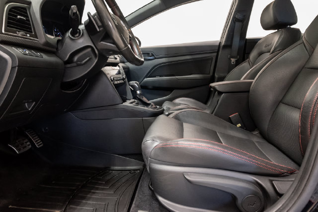 Used 2018 Hyundai Elantra Sport w/ Sport Premium Package 03 FWD image 12