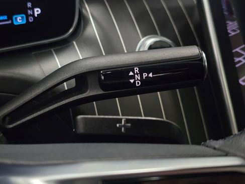 Used 2024 Mercedes-Benz C 300 4MATIC Sedan w/ Exclusive Trim Package image 16