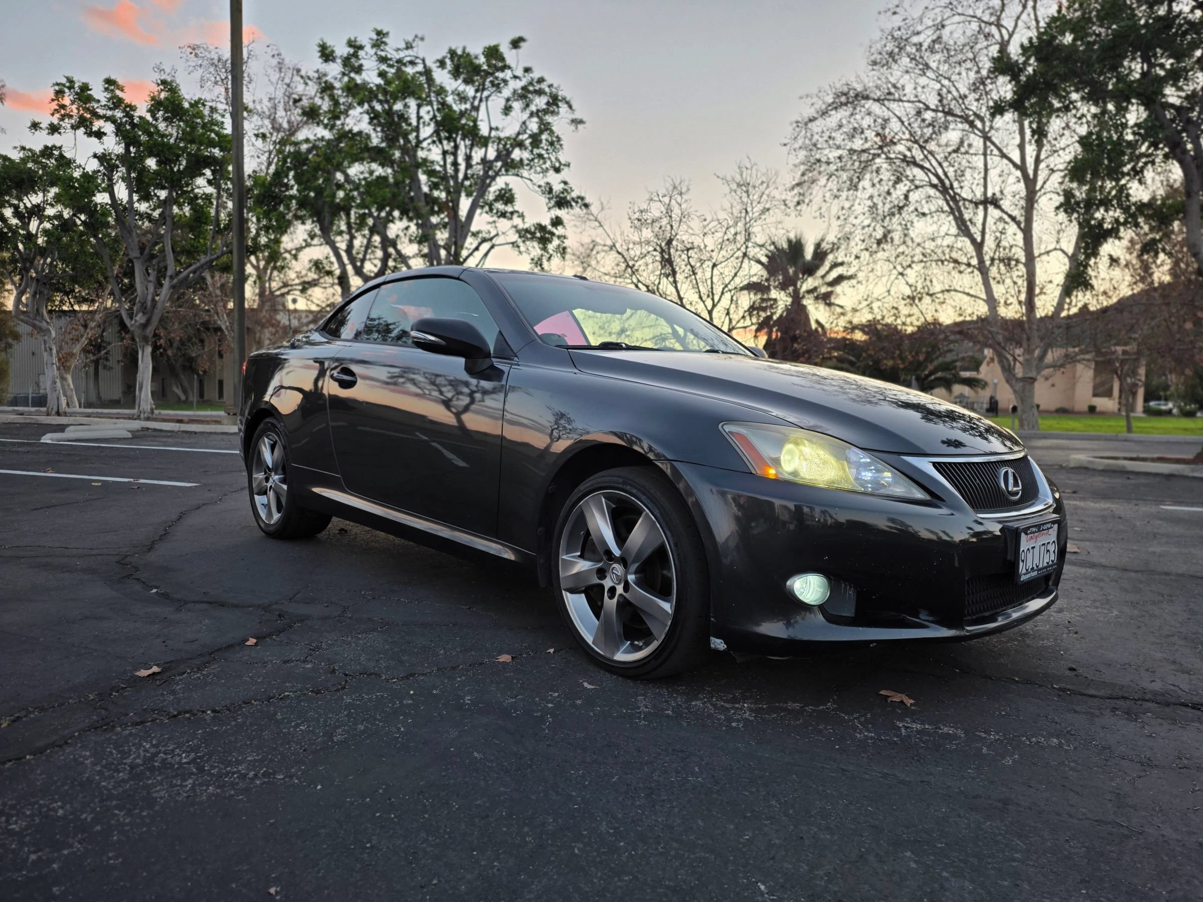 Used 2010 Lexus IS 350C w/ Luxury Pkg RWD image 1