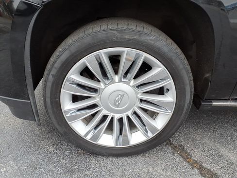 Used 2016 Cadillac Escalade Platinum image 14