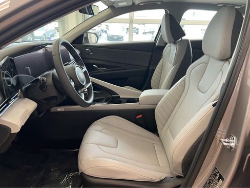 New 2026 Hyundai Elantra Limited image 28