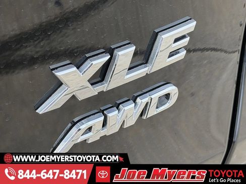 Used 2025 Toyota RAV4 XLE w/ Convenience Package image 11