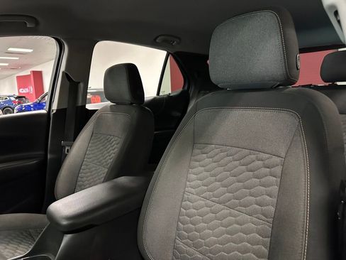 Used 2021 Chevrolet Equinox LT FWD image 16