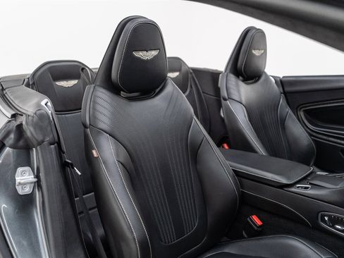 Used 2019 Aston Martin DB11 Volante image 51
