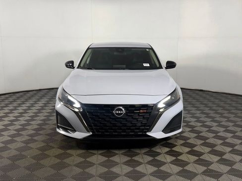 Used 2024 Nissan Altima 2.5 SR FWD image 7