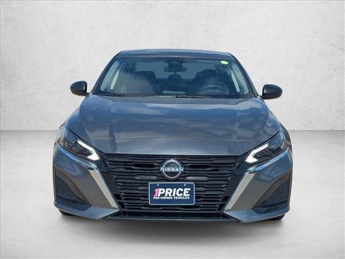 Used 2025 Nissan Altima 2.5 SV image 2