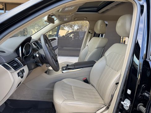 Used 2015 Mercedes-Benz GL 450 4MATIC image 10