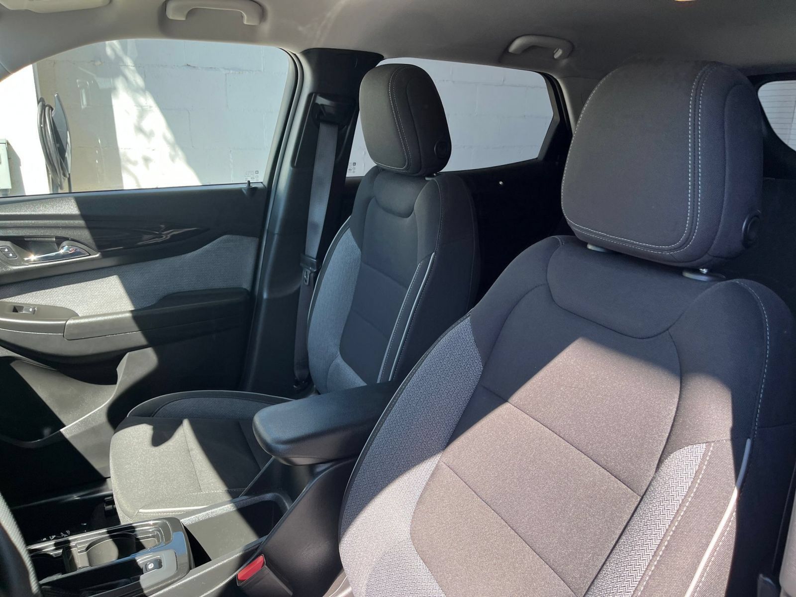 Used 2025 Chevrolet TrailBlazer LT FWD image 27