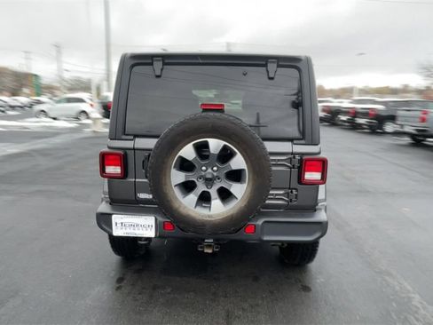 Used 2022 Jeep Wrangler Unlimited Sahara w/ Cold Weather Group image 7