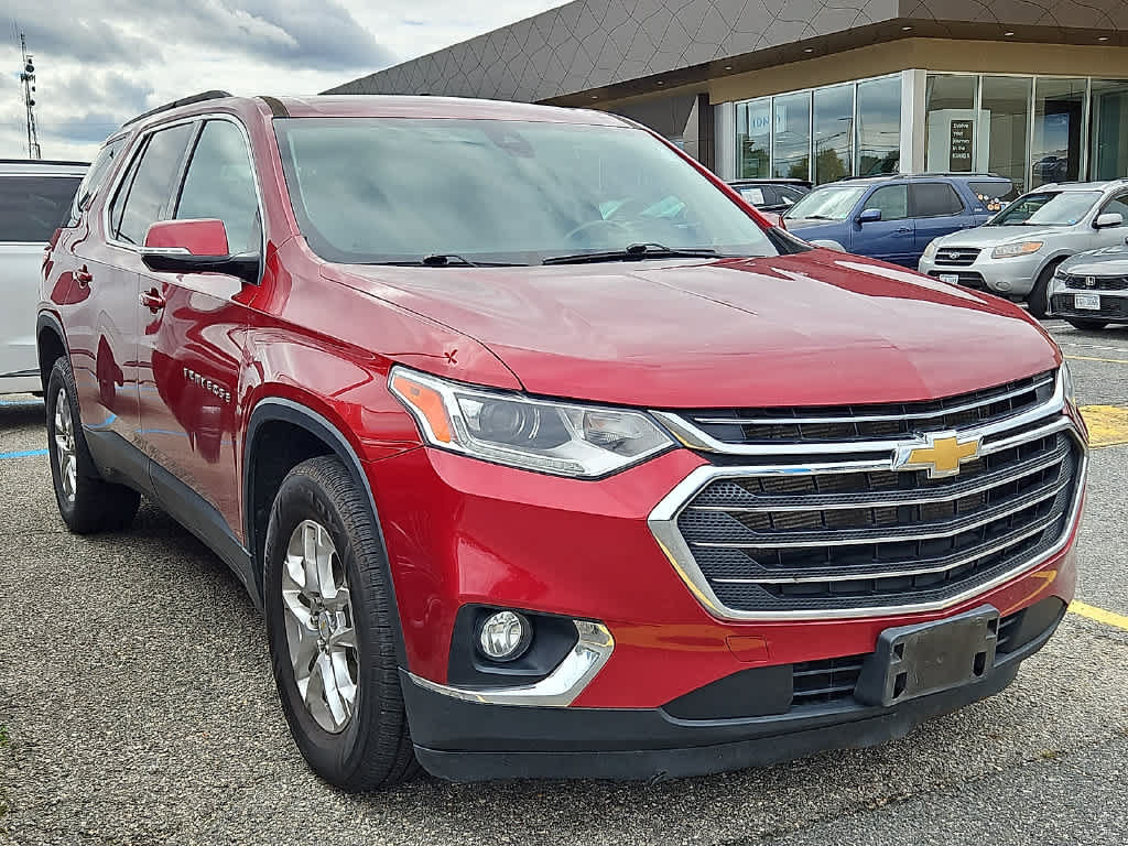 Used 2020 Chevrolet Traverse LT w/ Driver Confidence II Package AWD/4WD image 2