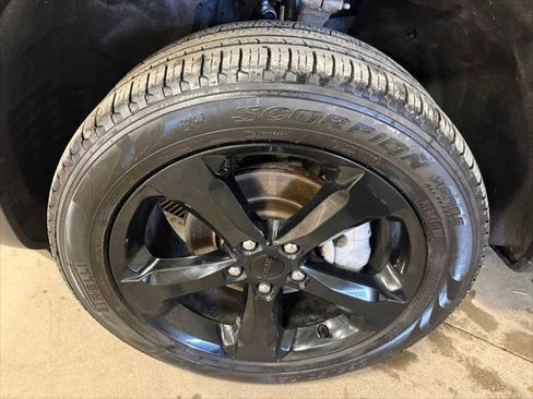 Certified 2020 Jeep Grand Cherokee Laredo w/ Quick Order Package 2BN North image 8