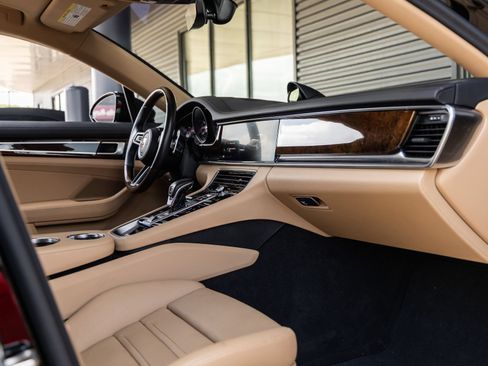 Certified 2023 Porsche Panamera 4 Platinum Edition AWD/4WD image 49