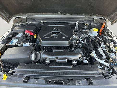 Used 2021 Jeep Wrangler Unlimited Rubicon 4xe w/ Advanced Safety Group image 9