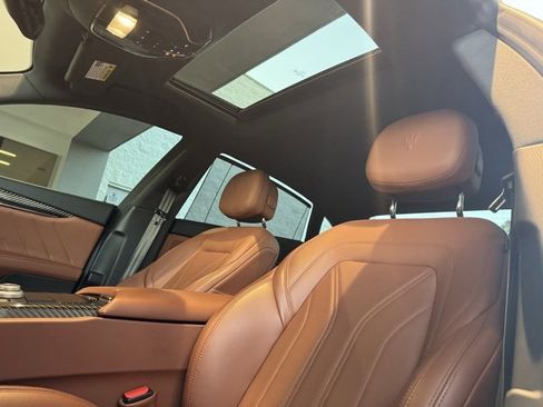 Certified 2022 Maserati Quattroporte Modena image 19