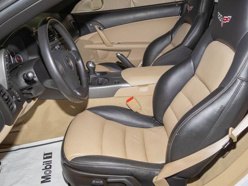Used 2007 Chevrolet Corvette Convertible w/ Preferred Equipment Group RWD image 11