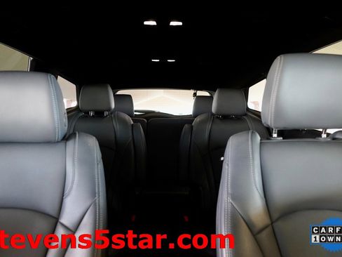 Used 2024 Buick Enclave Premium image 11