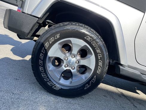 Certified 2018 Jeep Wrangler Sahara w/ Connectivity Group AWD/4WD image 12