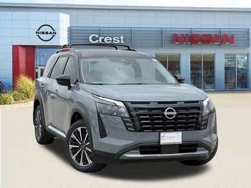 New 2026 Nissan Pathfinder Platinum FWD image 1