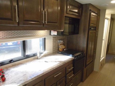 Used 2017 Ford E-450 and Econoline 450 Super Duty w/ Motorhome Prep Package image 43