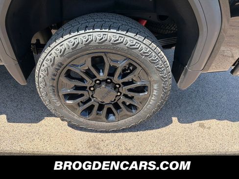 New 2026 GMC Sierra 2500 Denali Ultimate AWD/4WD image 10