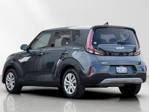 Used 2023 Kia Soul LX image 5