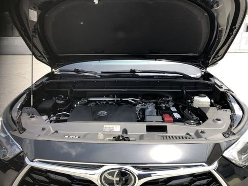 Used 2022 Toyota Highlander Platinum AWD/4WD image 12