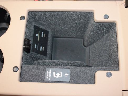 Used 2025 Porsche Macan image 31