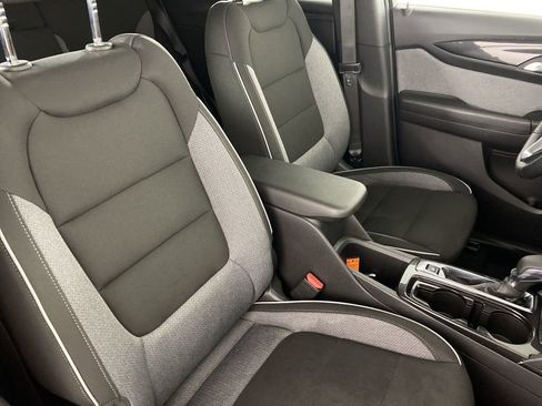 Used 2025 Chevrolet TrailBlazer LT w/ Convenience Package image 28