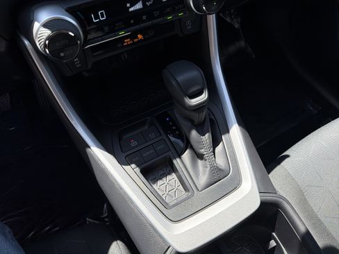 Used 2025 Toyota RAV4 XLE image 28