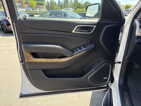 Used 2017 GMC Yukon XL Denali AWD/4WD image 25