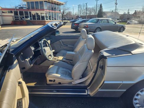 Used 1993 Cadillac Allante image 28