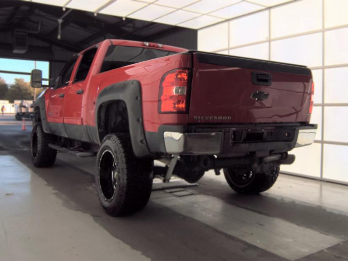Used 2010 Chevrolet Silverado 2500 LT w/ Interior Plus Package AWD/4WD image 6