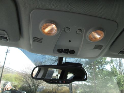 Used 2017 Chevrolet Traverse Premier image 17