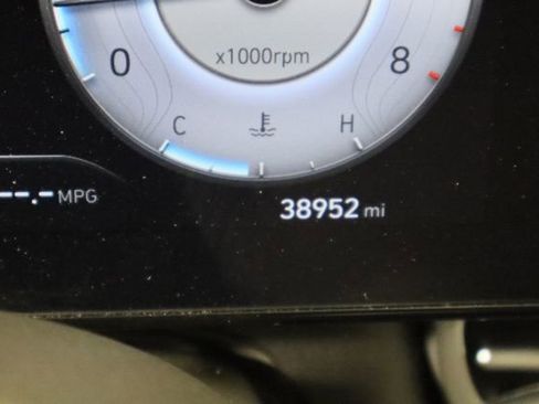 Used 2023 Hyundai Elantra SEL w/ Convenience Package image 35