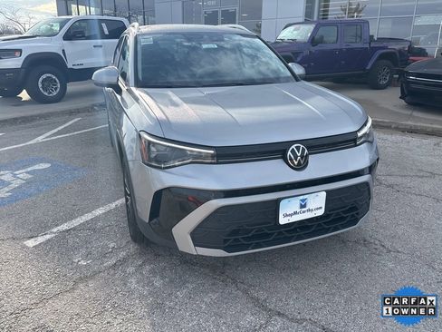 Used 2025 Volkswagen Taos SE image 8