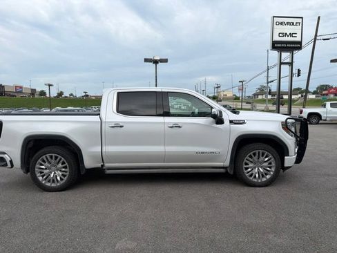 Used 2019 GMC Sierra 1500 Denali w/ Denali Ultimate Package AWD/4WD image 17