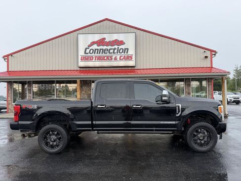 Used 2017 Ford F250 Platinum w/ Platinum Ultimate Package AWD/4WD image 3