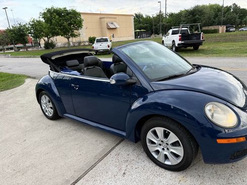 Used 2008 Volkswagen Beetle S image 28