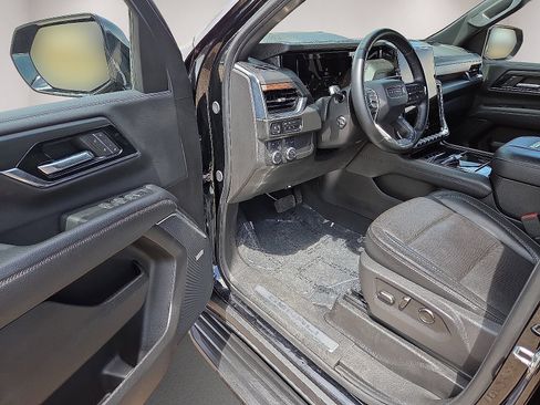 Used 2025 GMC Yukon XL Denali AWD/4WD image 22